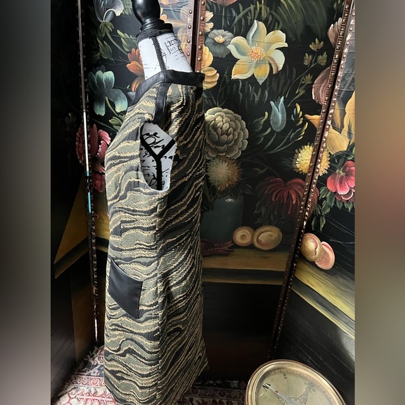 Hilton Hollis Exotic Dress (D3) - Picture 6 of 11